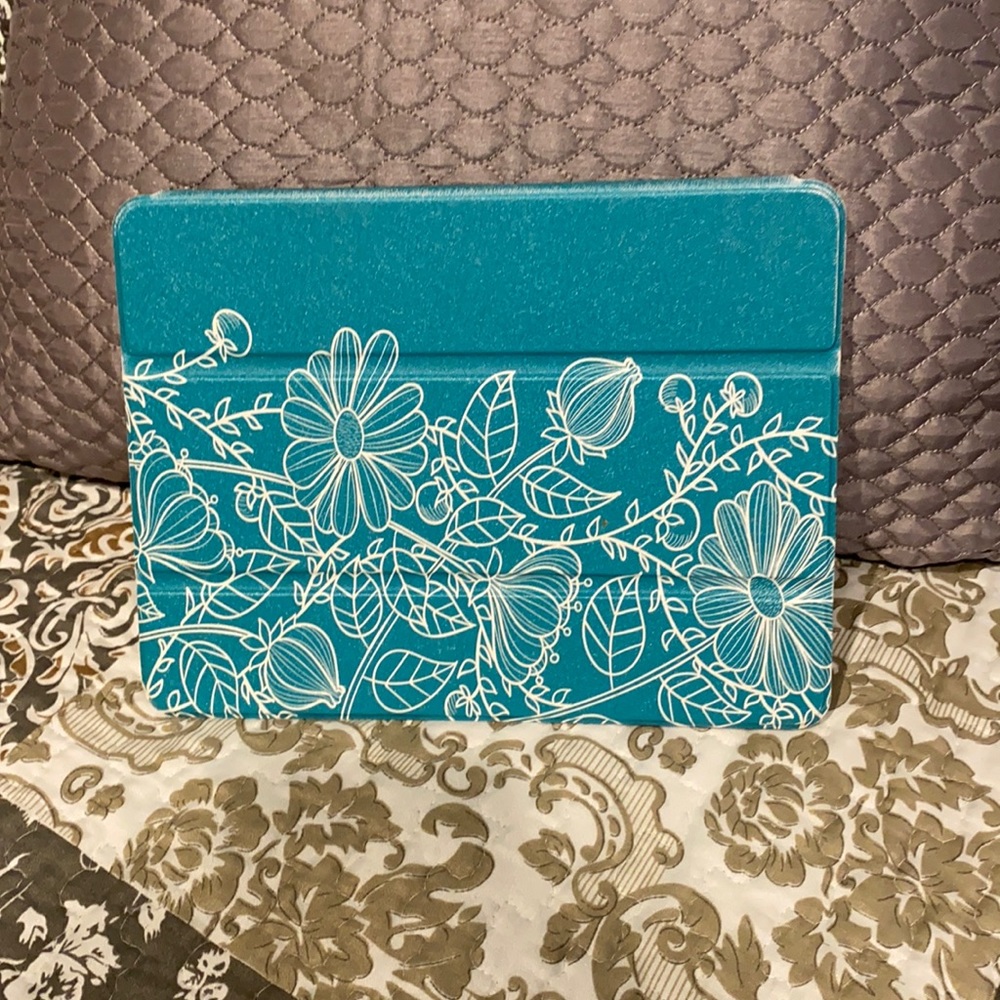 🛑LAST CHANCE🛑Gently Used iPad 11 Case